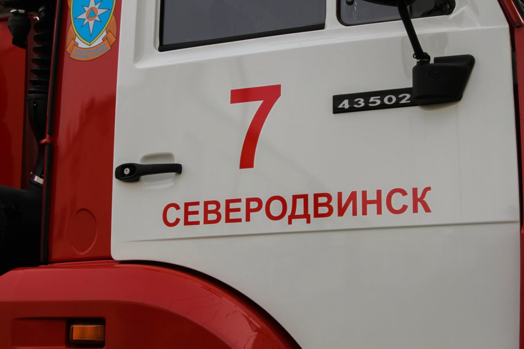 Пожарно-спасательные подразделения приняли участие в ликвидации последствий ДТП в Северодвинске